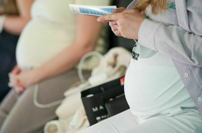 Пособие оставшимся без работы беременным увеличили до прожиточного минимума