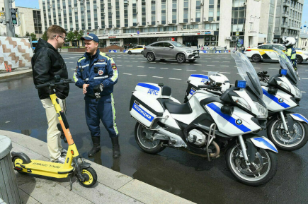 Юрист рассказал, как взыскать ущерб с водителя электросамоката при аварии