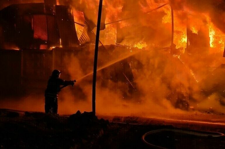 Дрон ВСУ атаковал площадку для хранения топлива под Белгородом, начался пожар