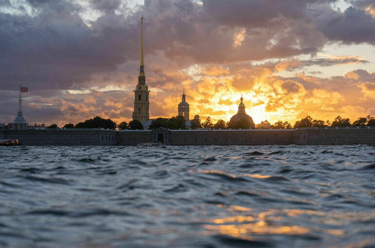 В Мариинском дворце обсудили формирование национальной идеи суверенной России