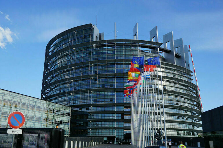 Европарламент одобрил кредит Украине на 35 млрд евро под доходы от активов РФ