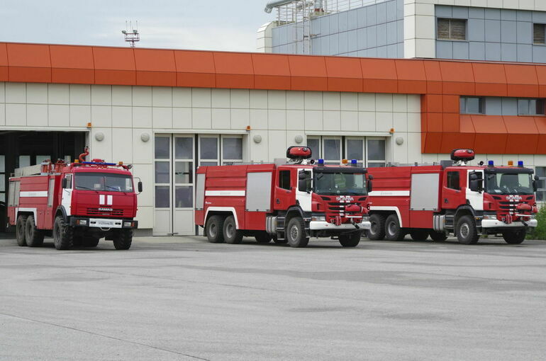 Четыре человека пострадали при пожаре на московской стройке