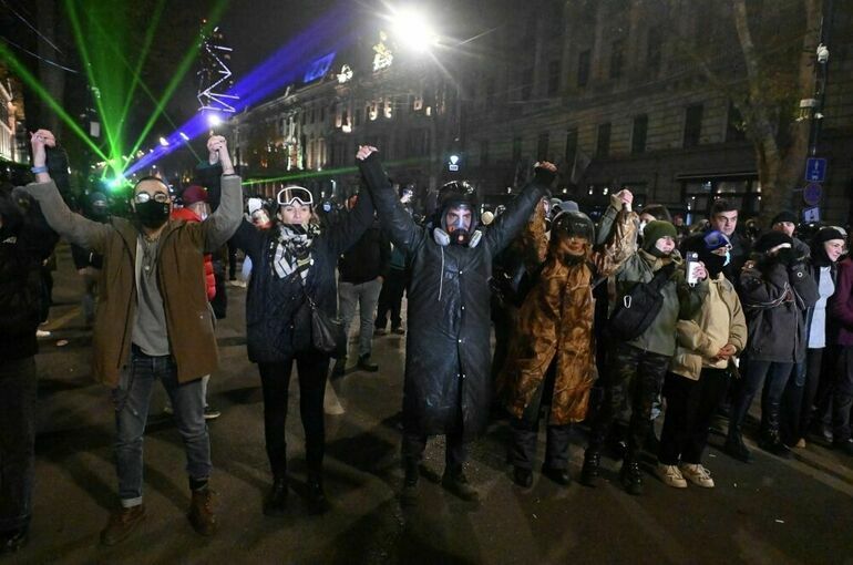 В Грузии запретят приходить на митинги с закрытыми лицами